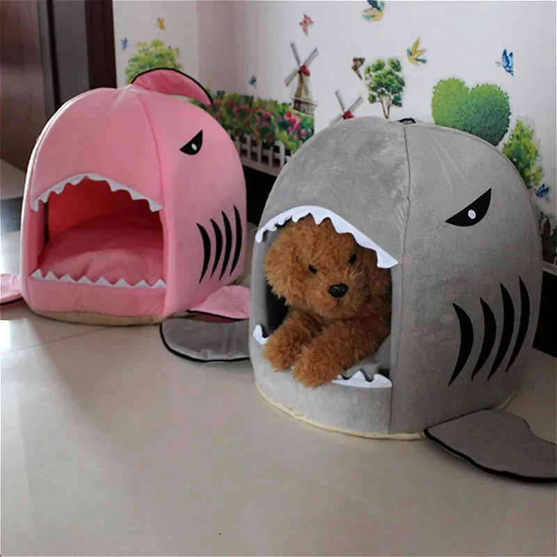 Cama Nido Tiburón para Gatos y Perros Pequeños — Suave, Cálida y Lavable (Talla M, adecuado para 6 kg) 🦈🐾