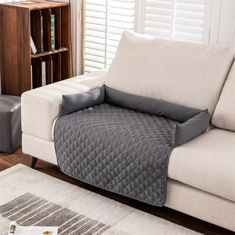 #6A686B; Funda/Cama Impermeable para Mascotas con Cojín de Cuello — Protector de Sofá Lavable