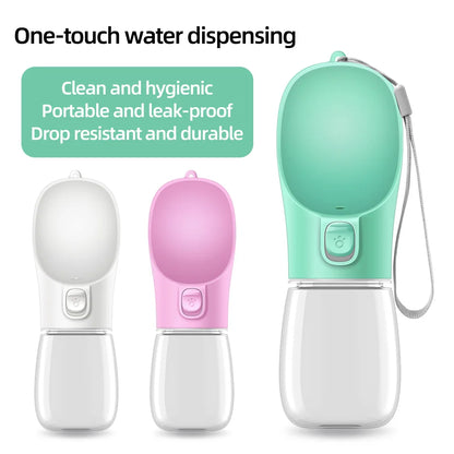 Detalles del bebedero portátil para mascotas. Dispensador de agua con un solo toque. Limpio e higiénico.
Resistente a caídas y duradero.